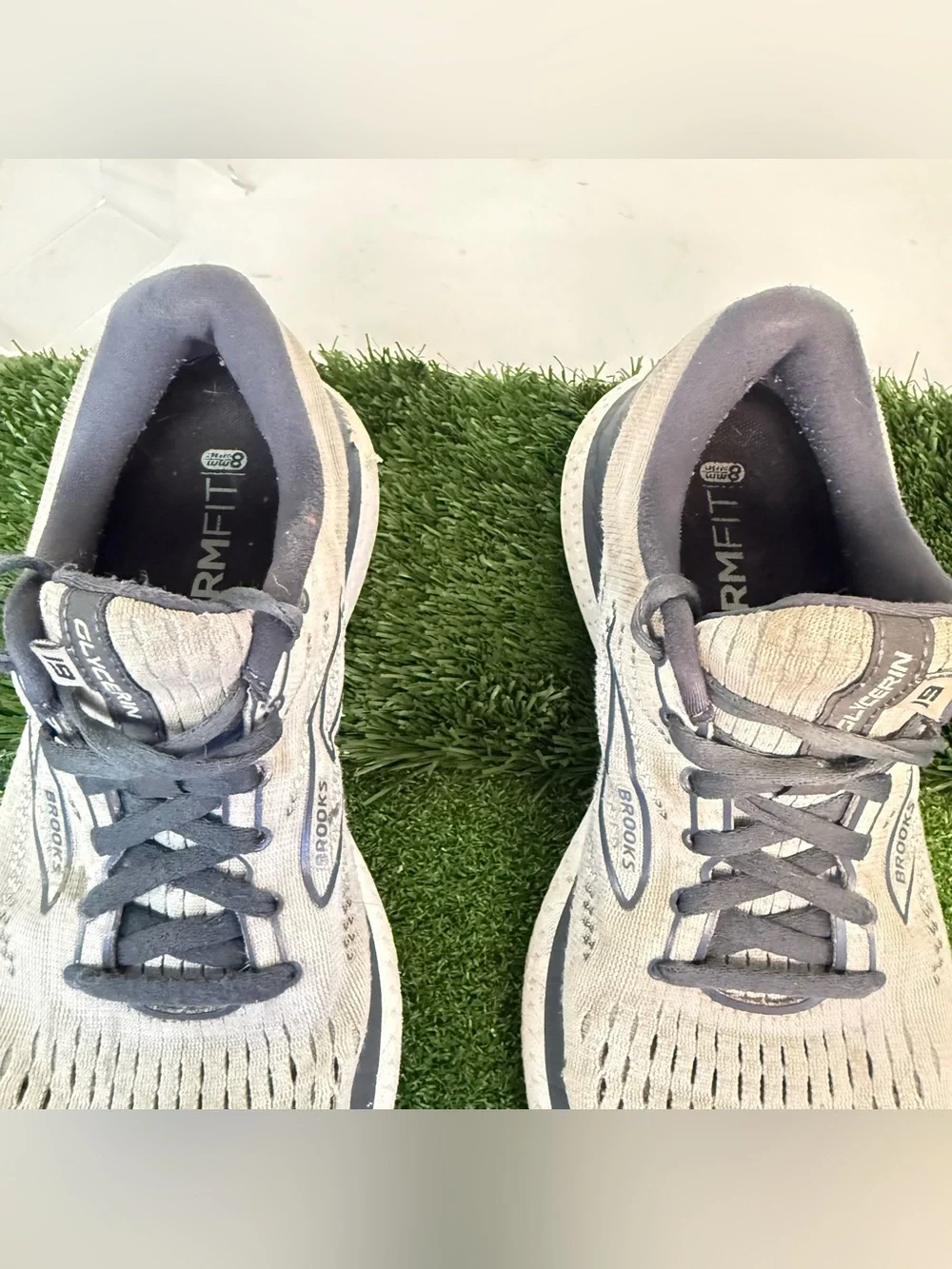 Brooks Womens Glycerin 19 1203431B085 Gray Running Shoes Sneakers Size 8